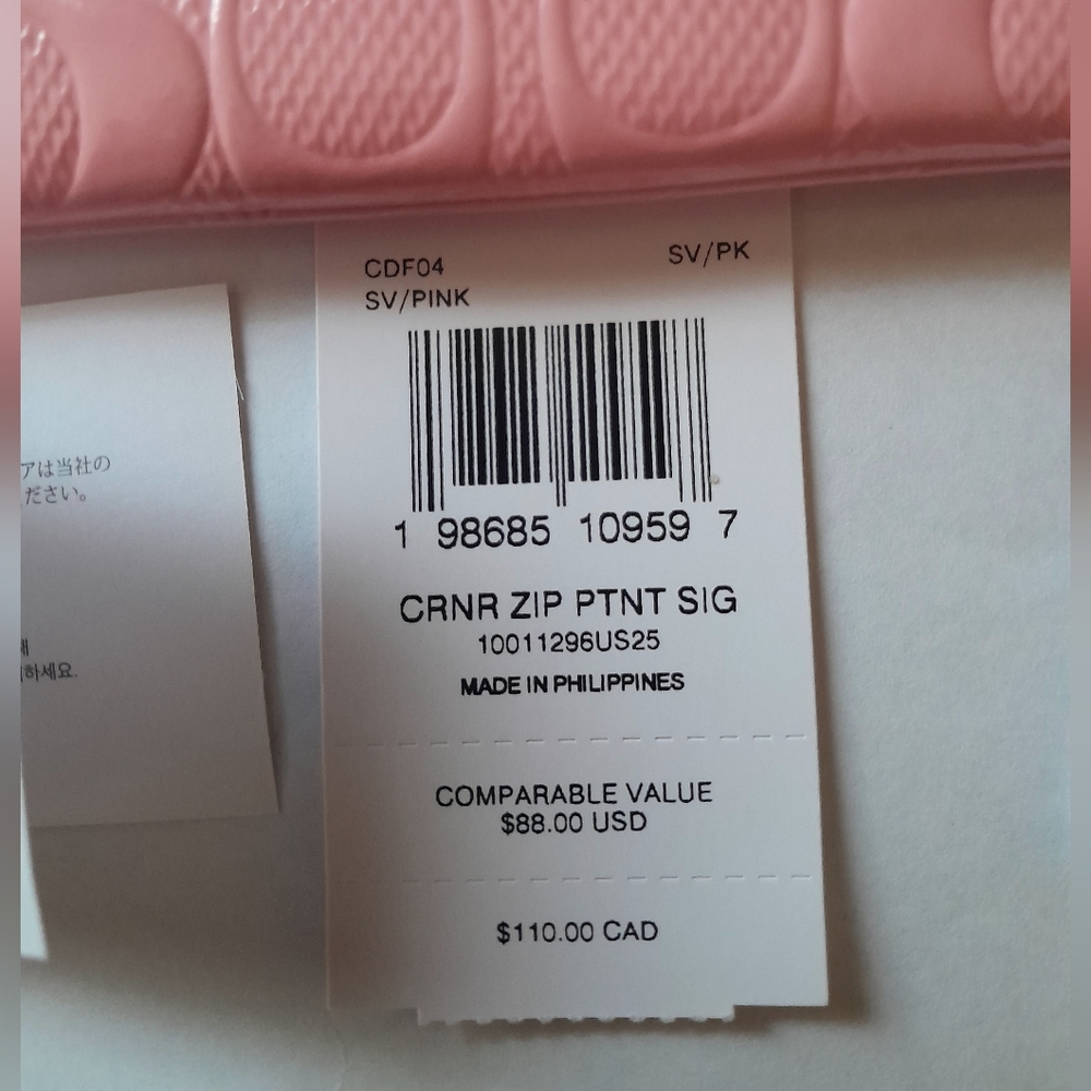 New Coach Wristlet With Detachable Heart Charm & Cleaning Cloth NWT 💕1 - Picture 5 of 11